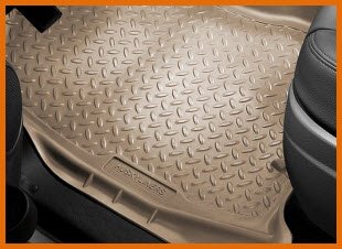 Husky Liners Classic Style Floor Liners to protect your feet against mud, snow and gunk. With a diamond plate design.